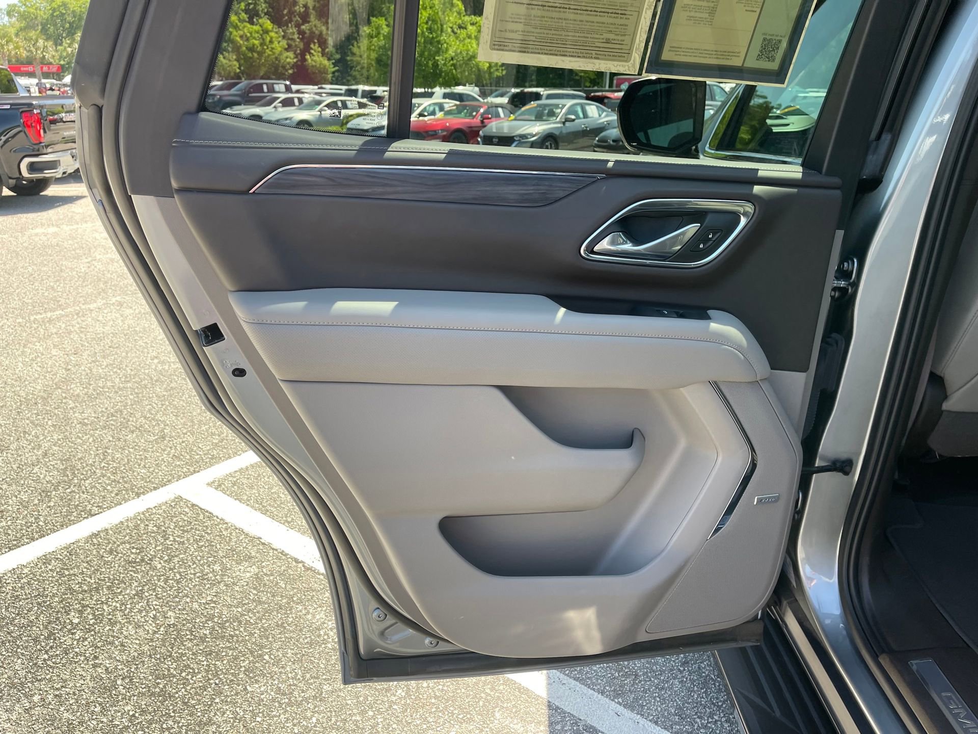 Used 2023 GMC Yukon SLT image 20