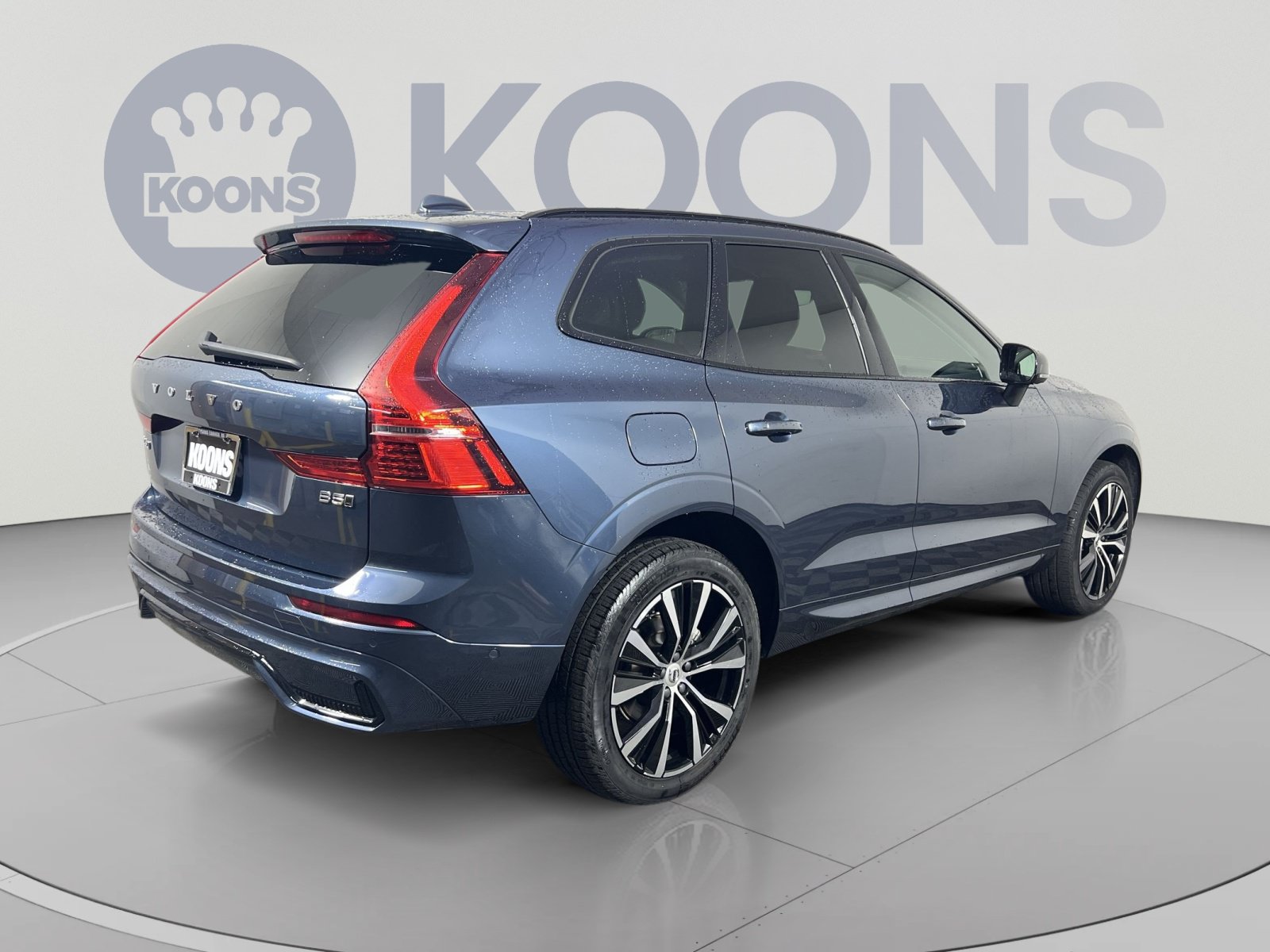 Used 2024 Volvo XC60 B5 Plus AWD/4WD image 7