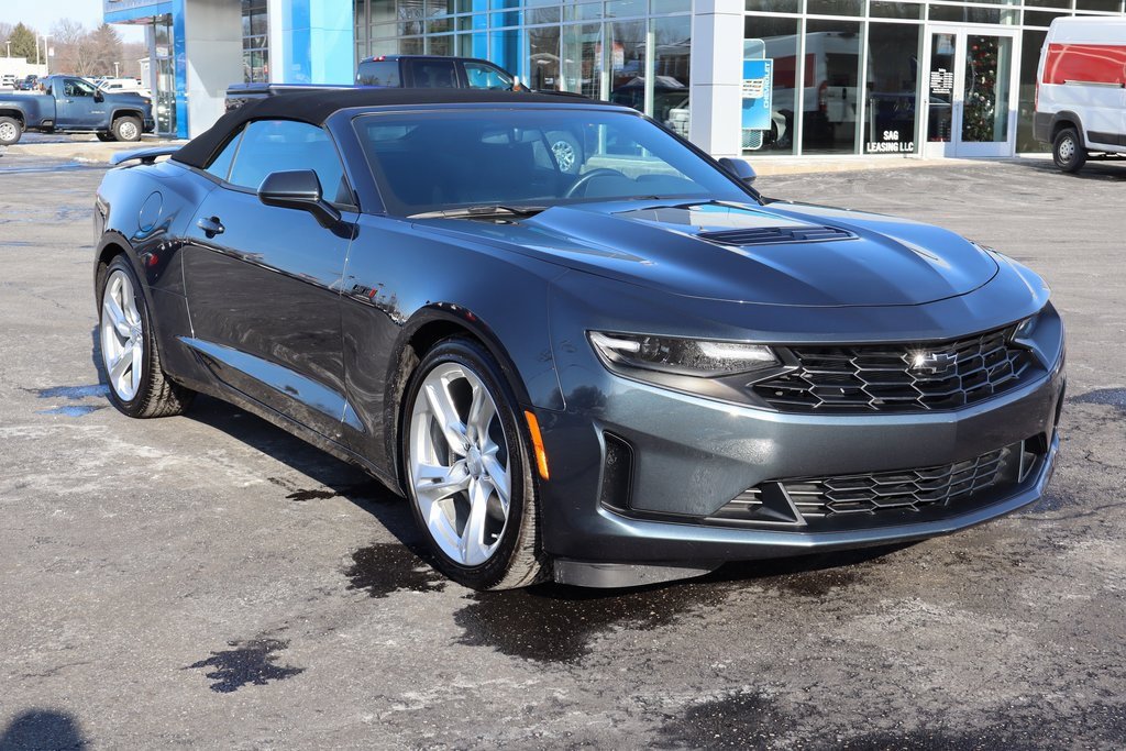 Used 2023 Chevrolet Camaro LT w/ Technology Package image 2