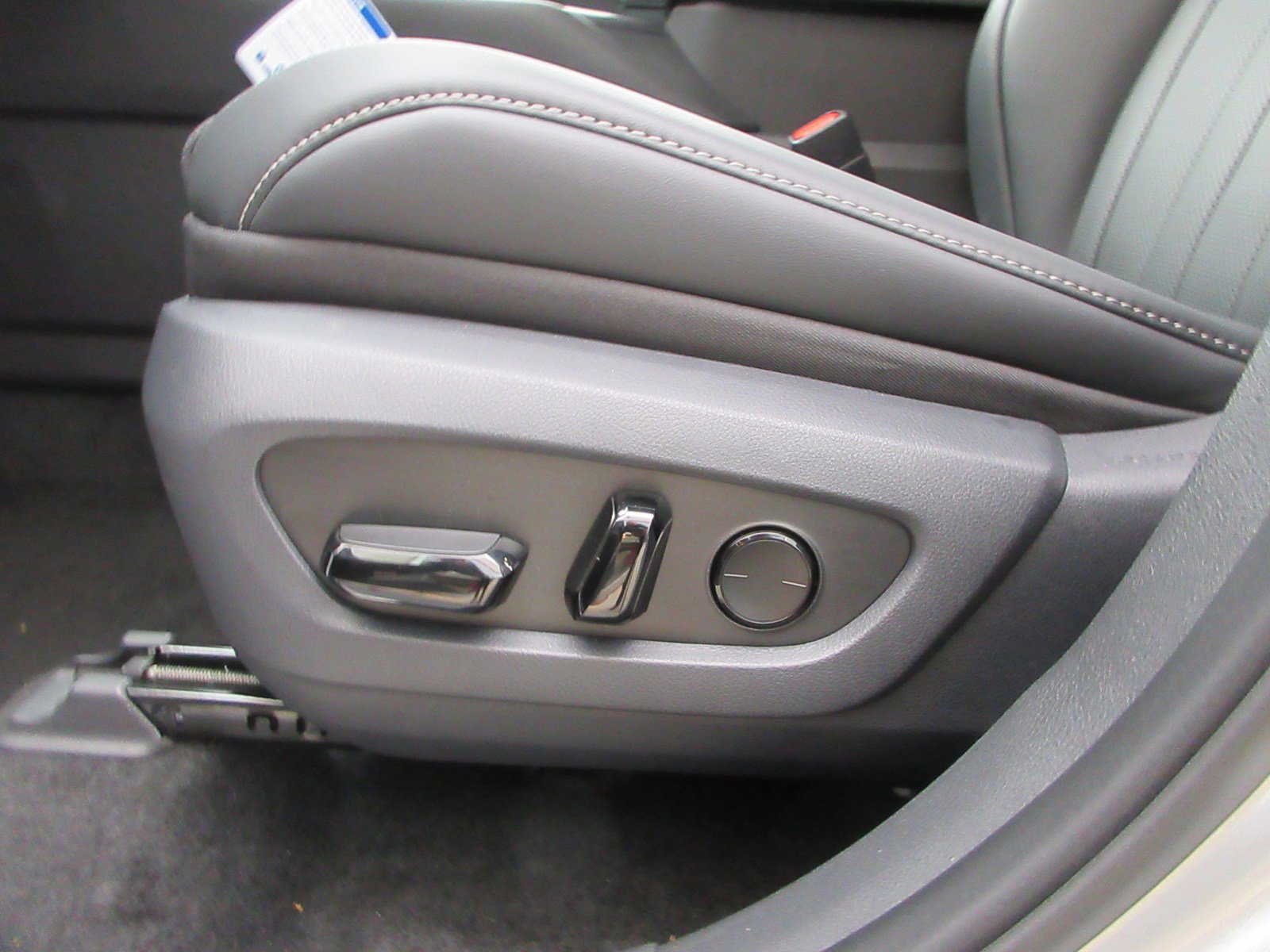 New 2026 Lexus TX 500h AWD image 36