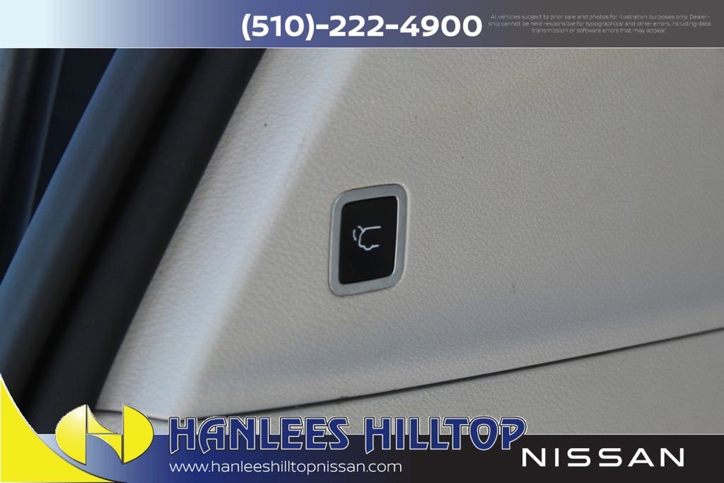 Used 2018 Chrysler Pacifica Touring-L image 11