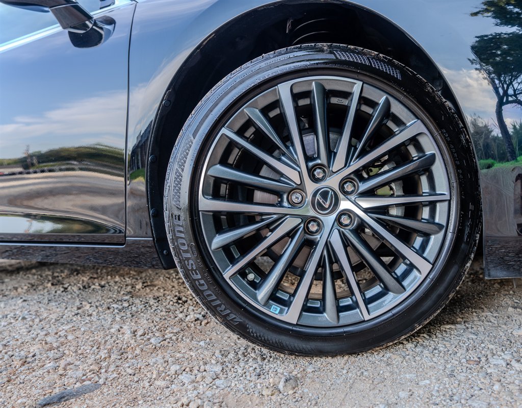 Used 2023 Lexus ES 350 w/ Premium Package FWD image 13