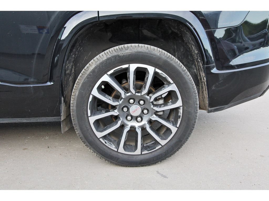 Used 2020 GMC Acadia Denali w/ Technology Package FWD image 32