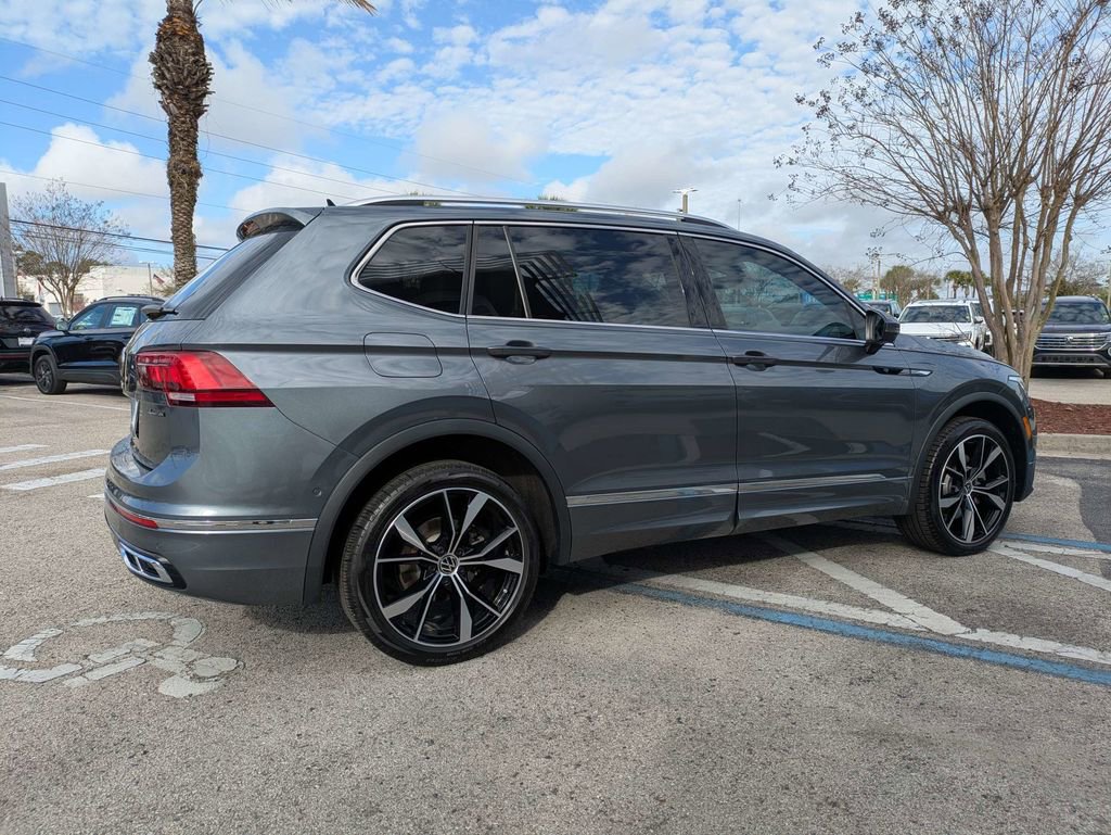 Certified 2023 Volkswagen Tiguan SEL R-Line image 6