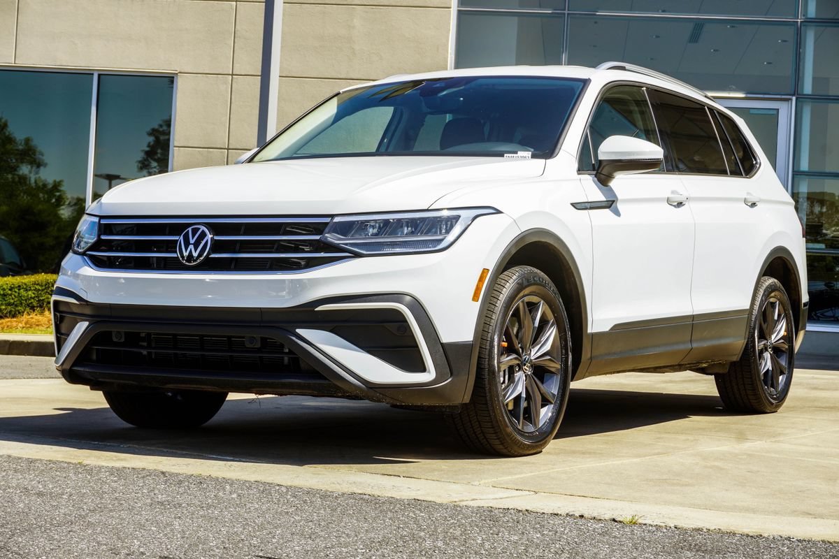Used 2022 Volkswagen Tiguan SE FWD image 7