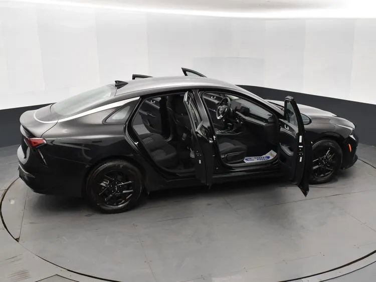 Used 2025 Kia K5 LXS image 6