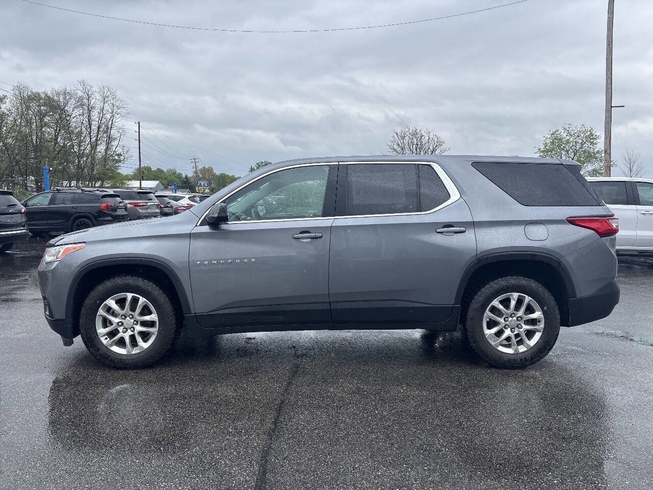Used 2019 Chevrolet Traverse LS AWD/4WD image 4