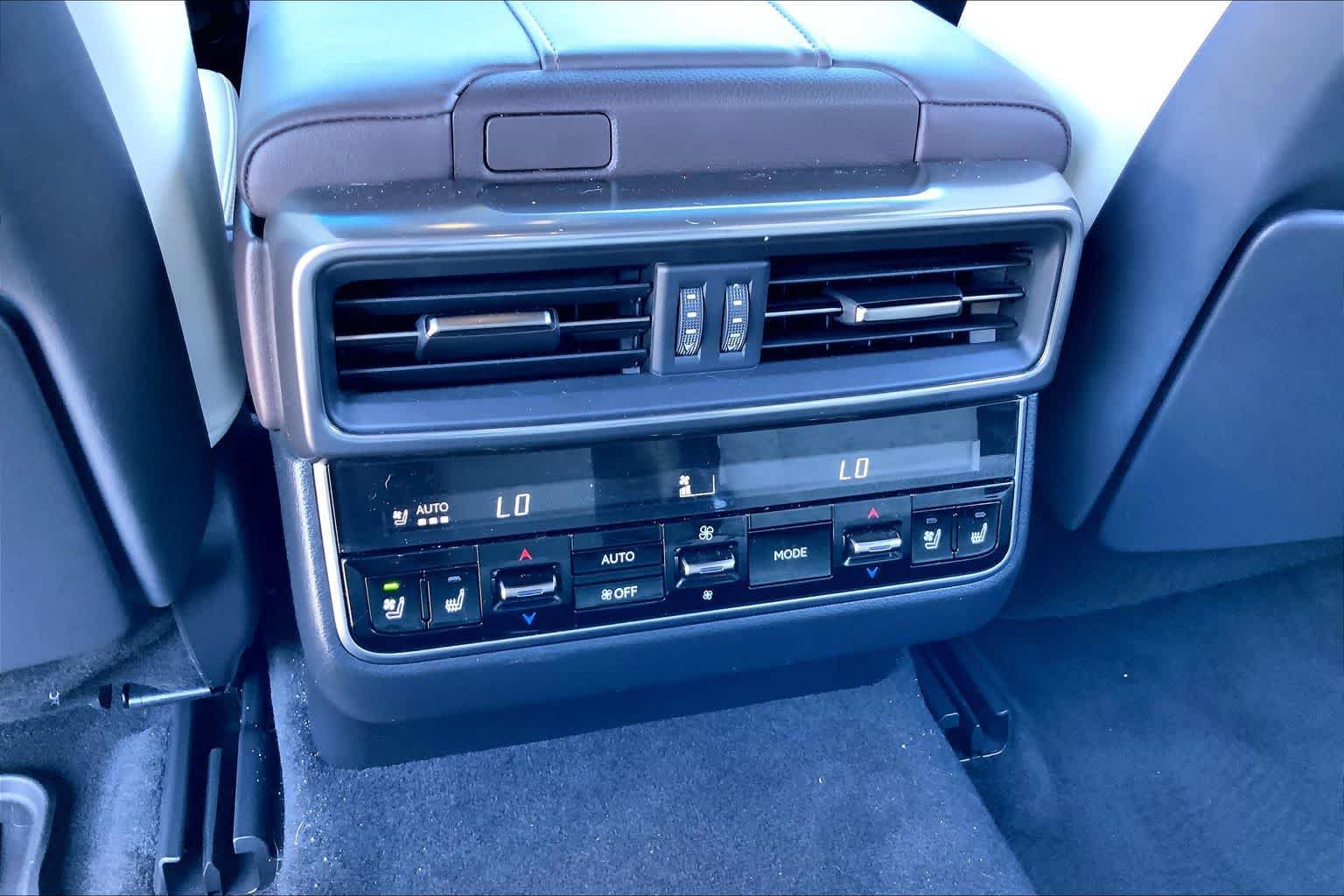 Used 2024 Lexus LX 600 4WD w/ Appearance Package image 34