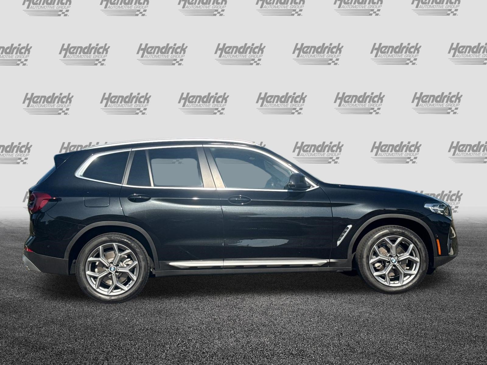 Used 2024 BMW X3 xDrive30i w/ Premium Package AWD/4WD image 3