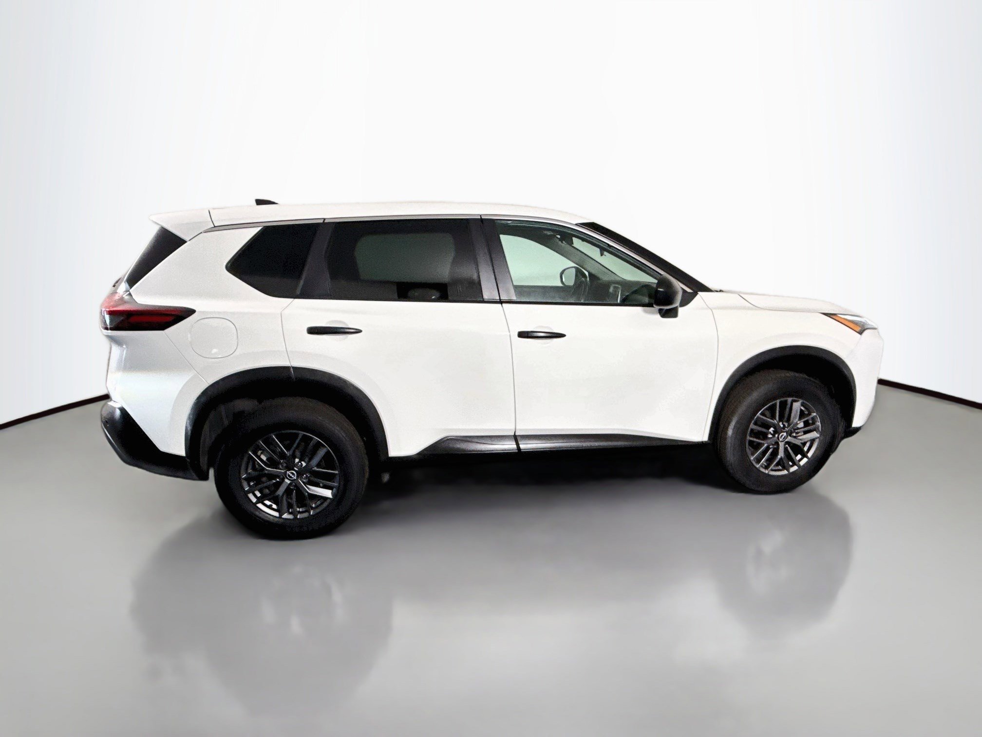 Used 2022 Nissan Rogue S FWD image 11