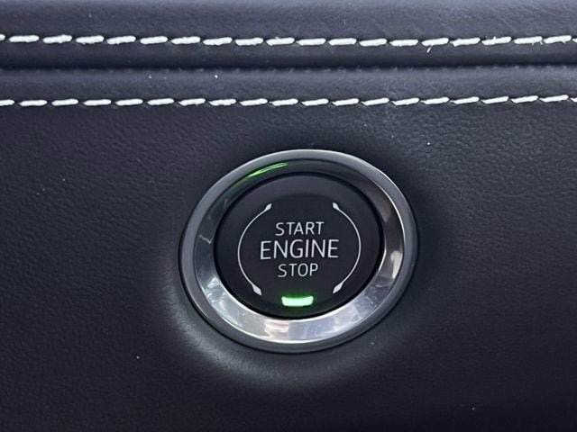 New 2026 Cadillac Escalade ESV Platinum Sport w/ LPO, ONYX Package AWD/4WD image 18