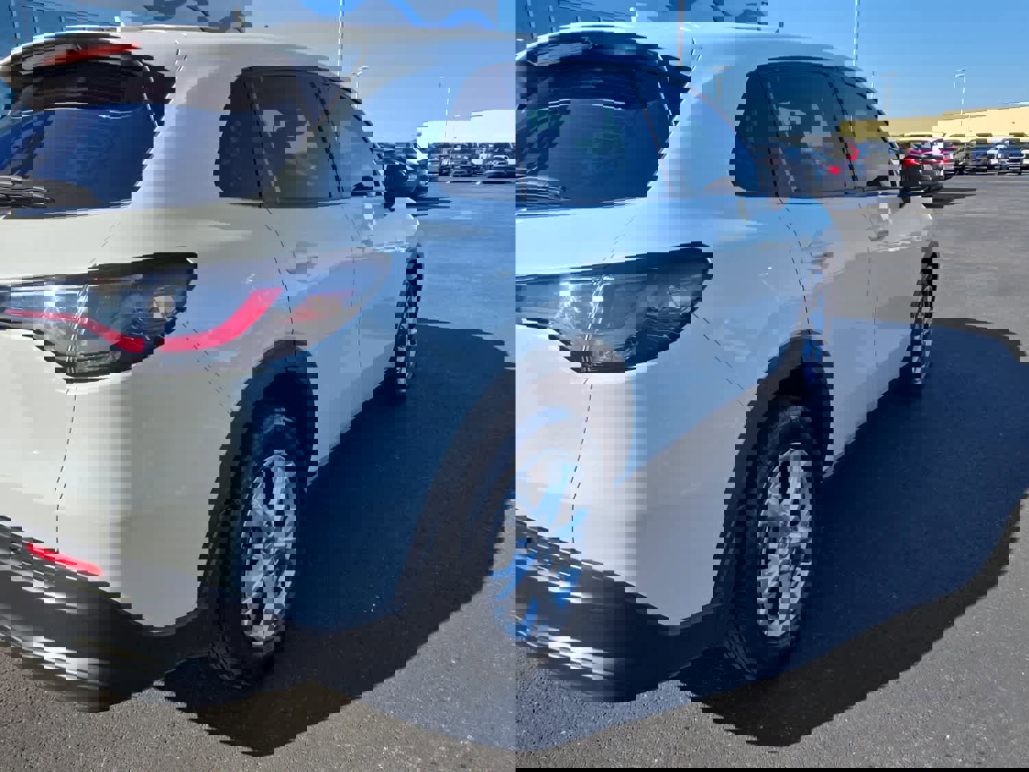 Used 2023 Honda HR-V LX image 9