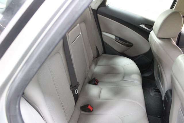 Used 2012 Buick Verano FWD image 9