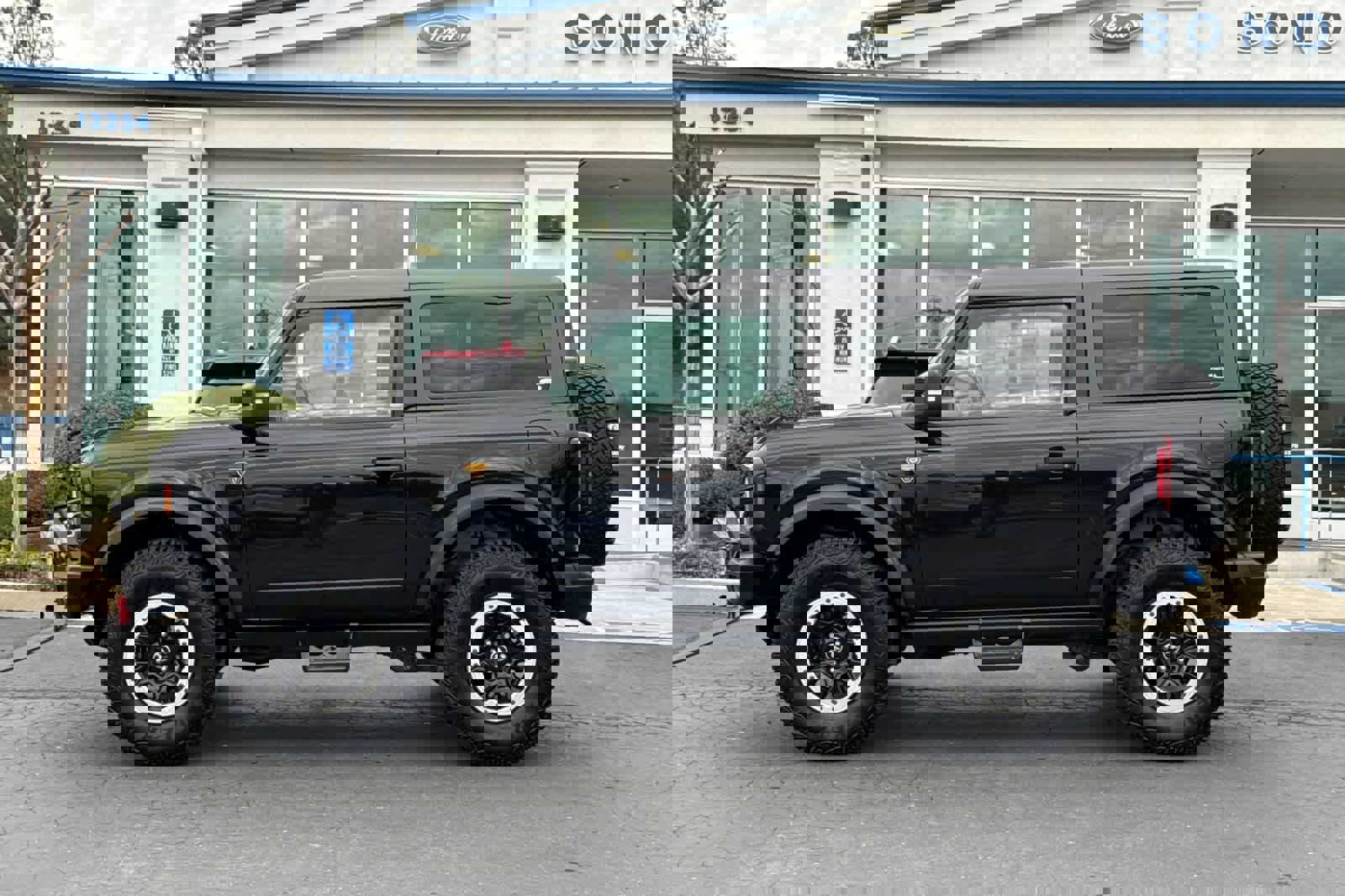 Used 2023 Ford Bronco Badlands image 7