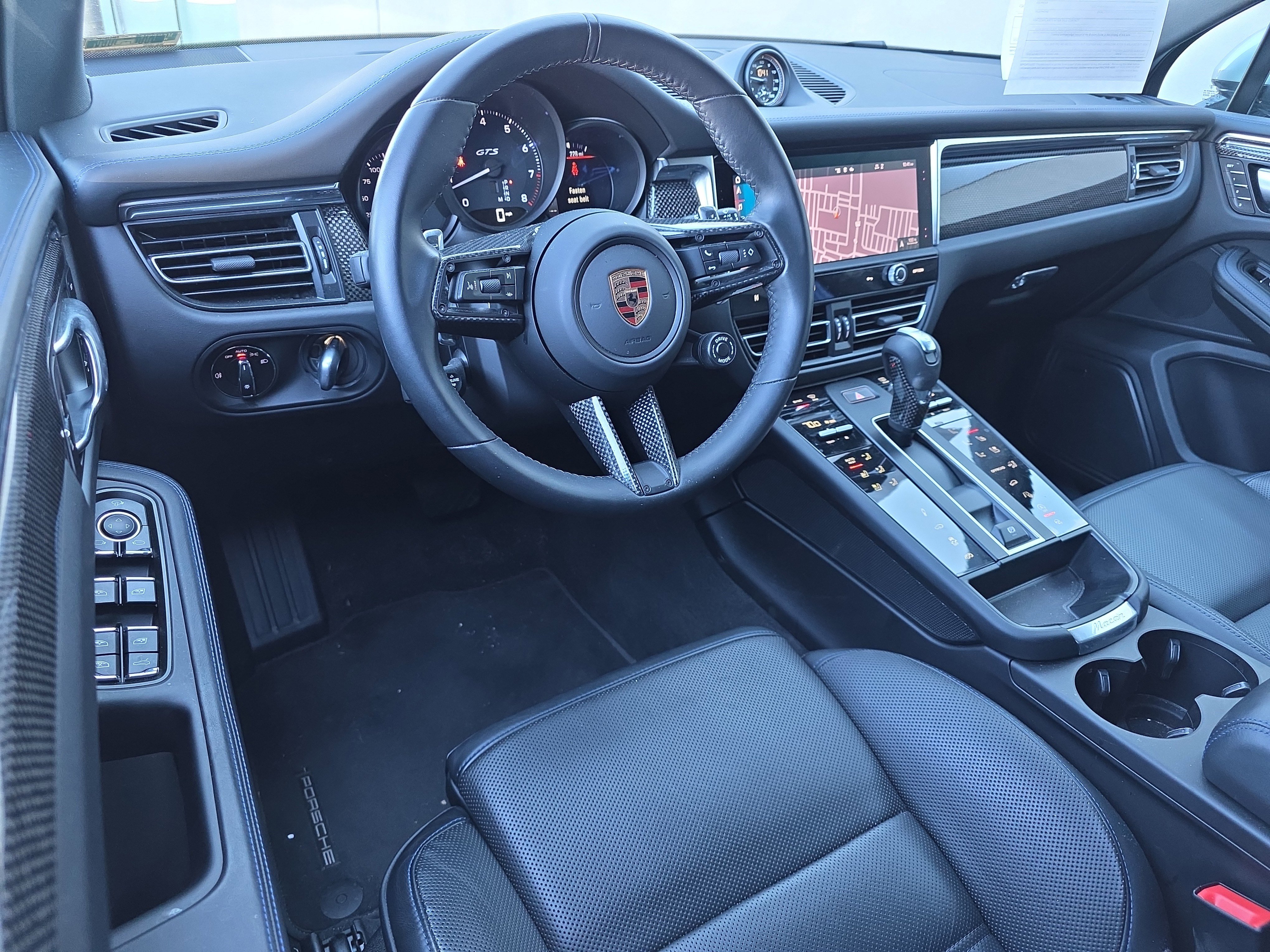 Used 2025 Porsche Macan GTS image 4