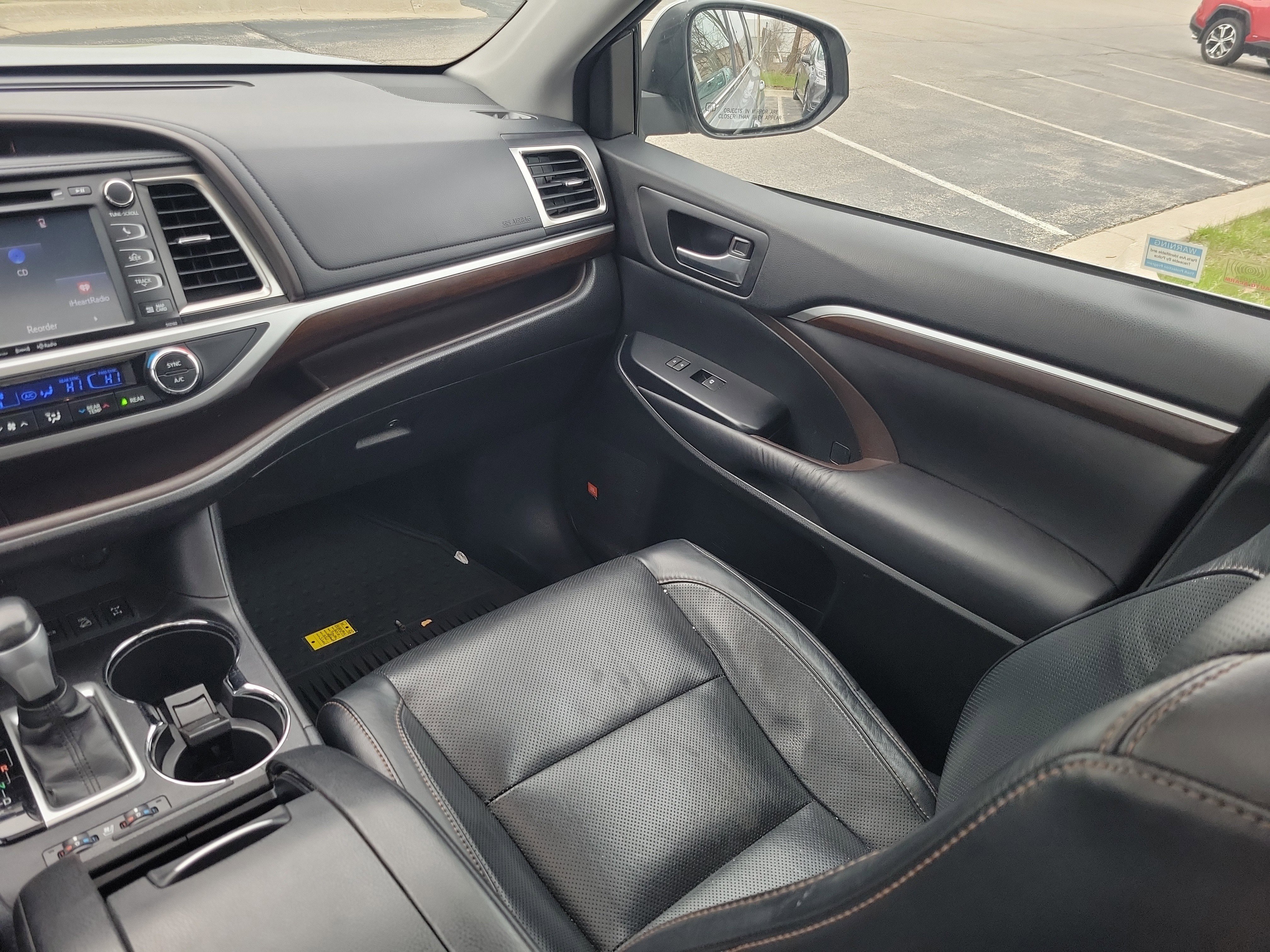 Used 2016 Toyota Highlander Limited image 15