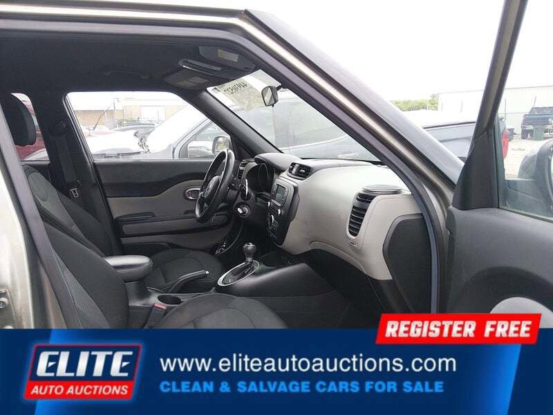 Used 2017 Kia Soul + FWD image 10