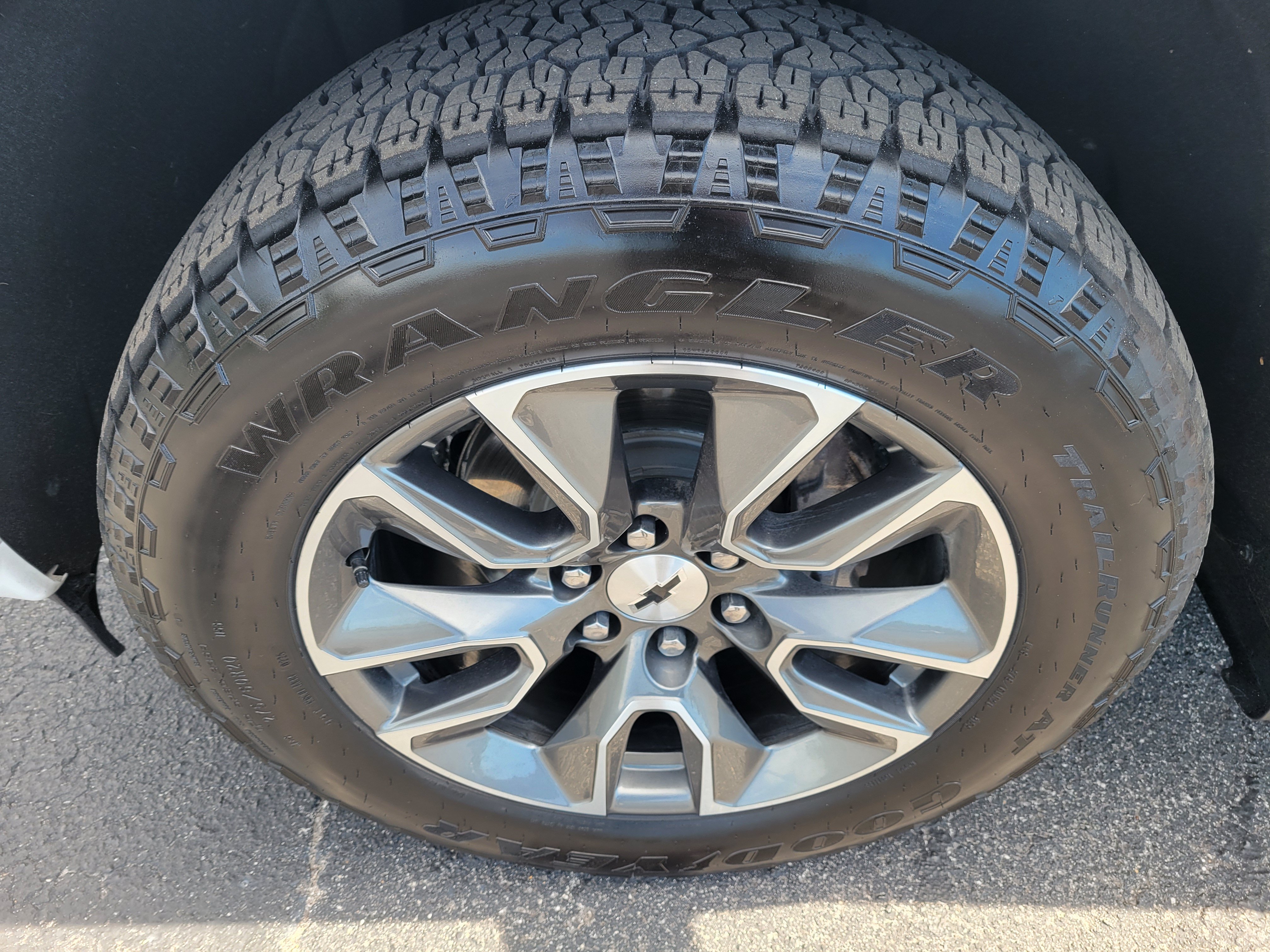 Certified 2025 Chevrolet Silverado 1500 RST AWD/4WD image 42