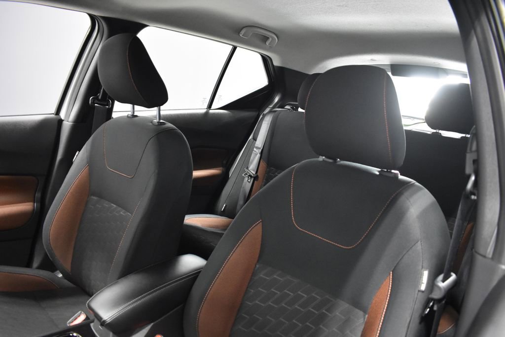 Certified 2022 Nissan Kicks SR w/ Interior Electronics Package FWD image 16