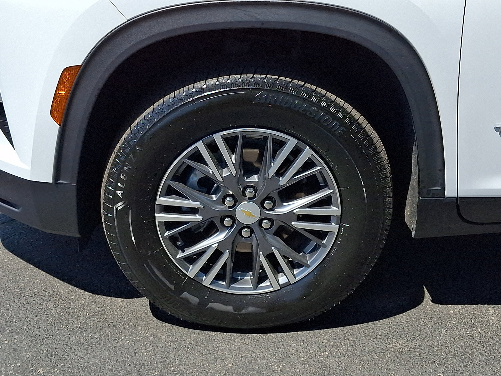 Certified 2026 Chevrolet Traverse LT AWD/4WD image 9