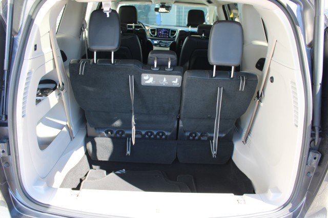 Used 2019 Chrysler Pacifica Touring-L Plus w/ Advanced Safetytec Group image 9