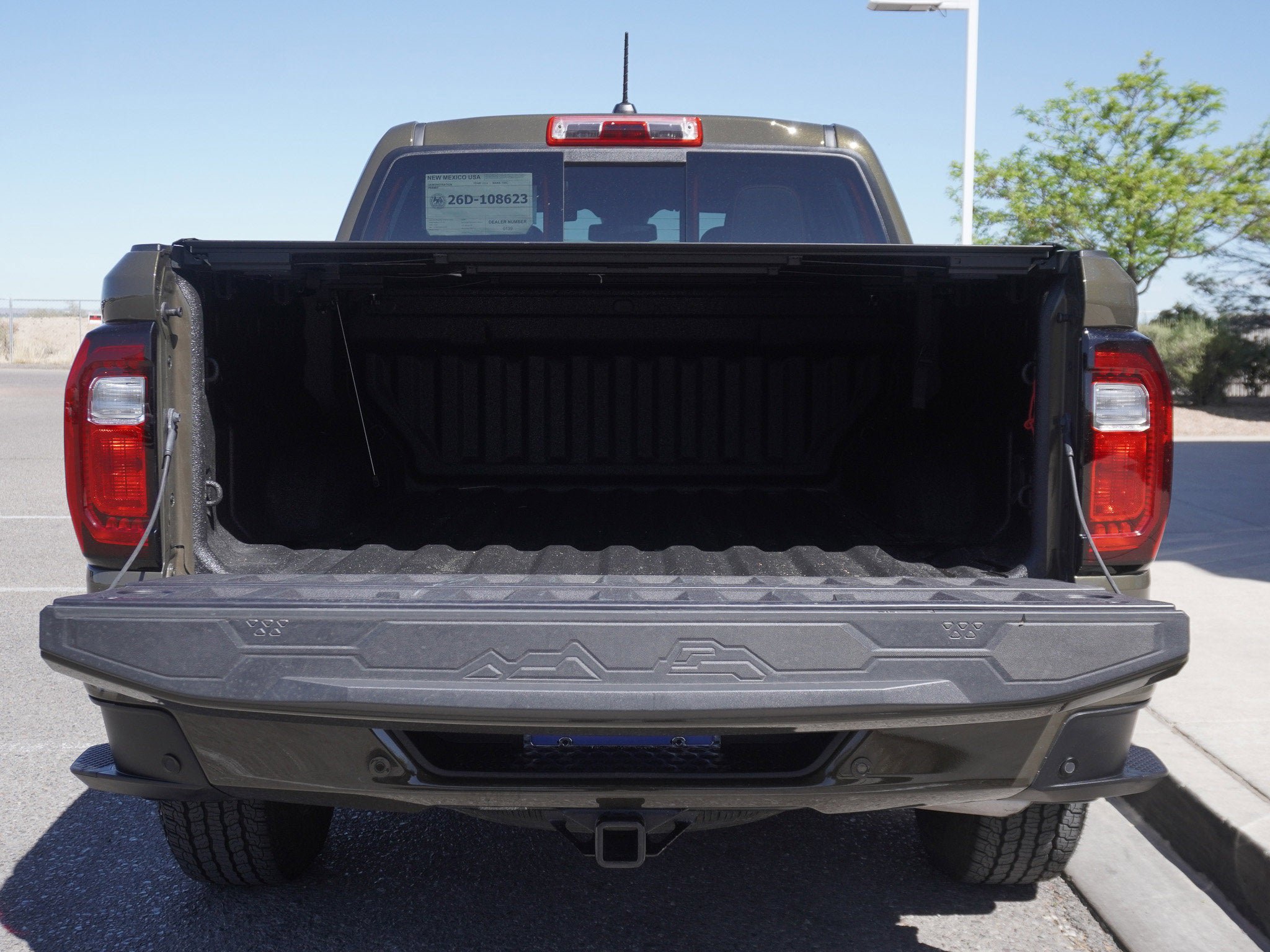 Used 2024 GMC Canyon AT4 w/ LPO, Skid Plate Package AWD/4WD image 19
