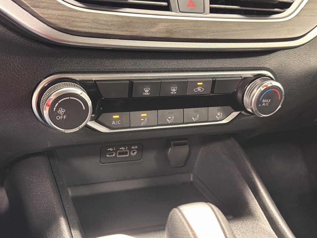 Used 2025 Nissan Altima 2.5 SV FWD image 38