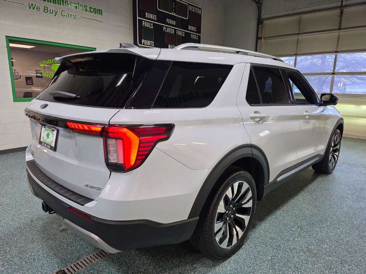 Used 2025 Ford Explorer Platinum w/ LUX Leather Package image 6