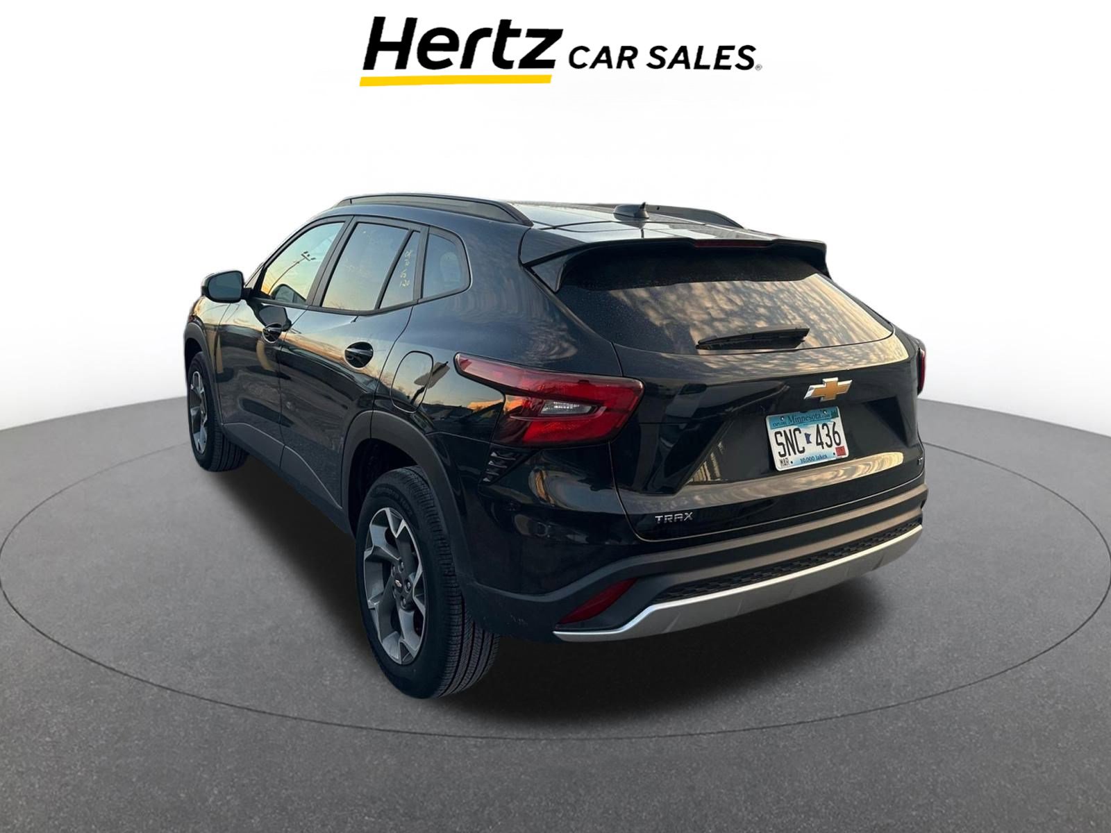 Used 2025 Chevrolet Trax LT w/ LT Convenience Package image 3