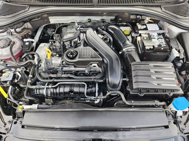 Used 2025 Volkswagen Jetta S image 31