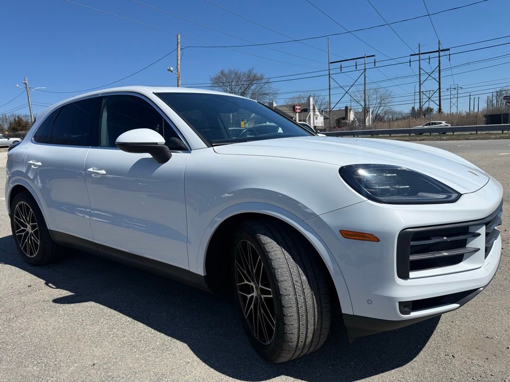 Used 2024 Porsche Cayenne image 5