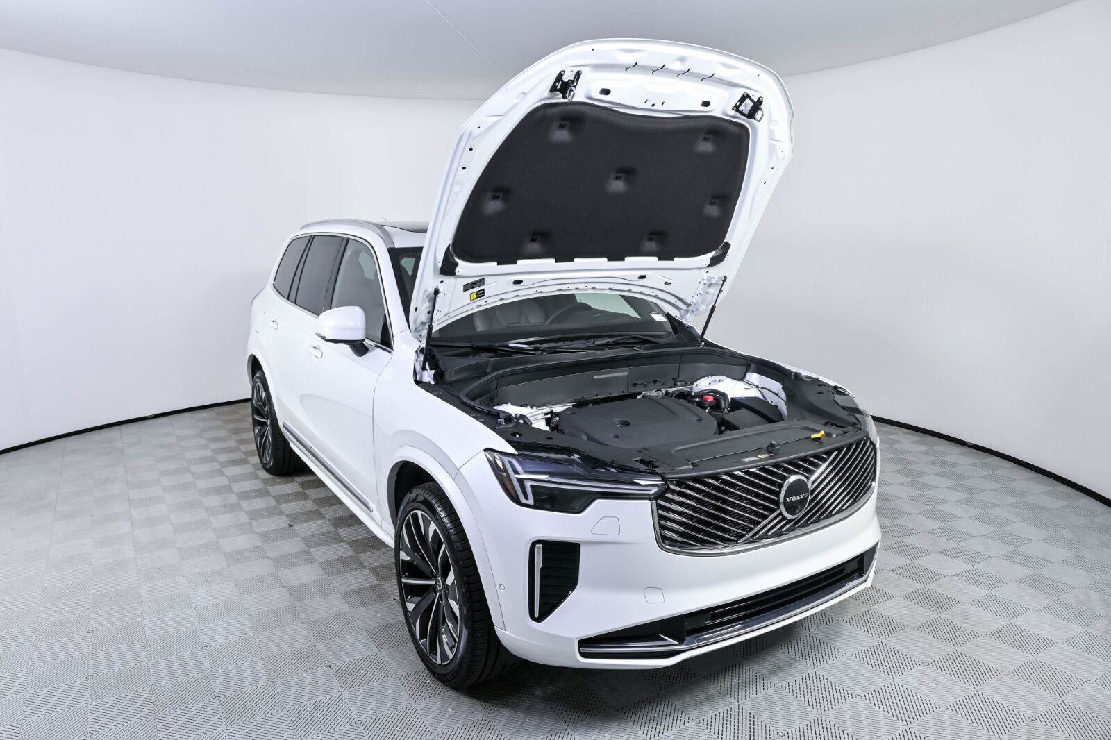 Certified 2026 Volvo XC90 B6 Ultra AWD/4WD image 34