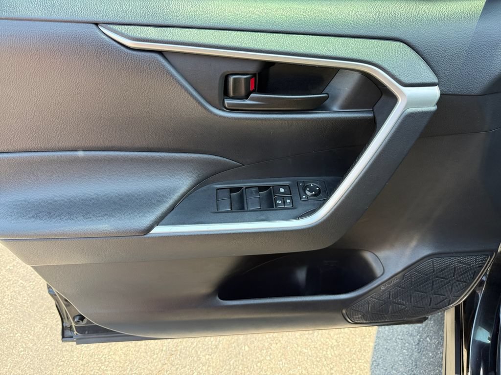 Certified 2023 Toyota RAV4 LE AWD/4WD image 26
