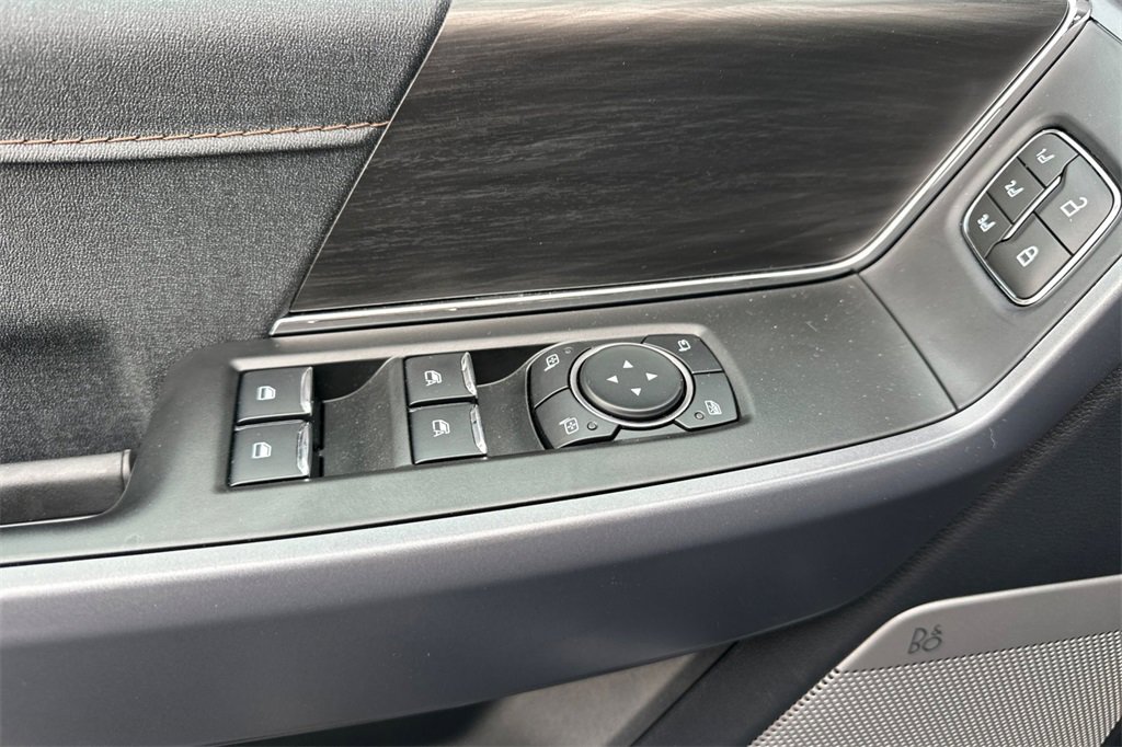 New 2025 Ford F150 Lightning Lariat image 8