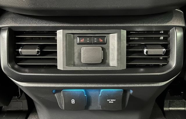 Used 2025 Ford F150 Raptor AWD/4WD image 42