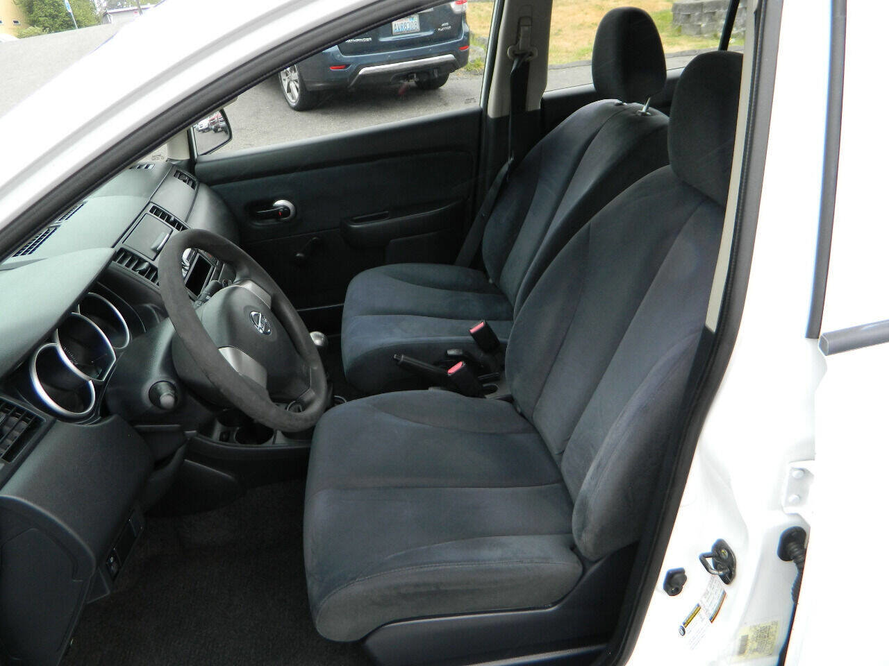 Used 2009 Nissan Versa 1.8 S w/ ABS Pkg image 11