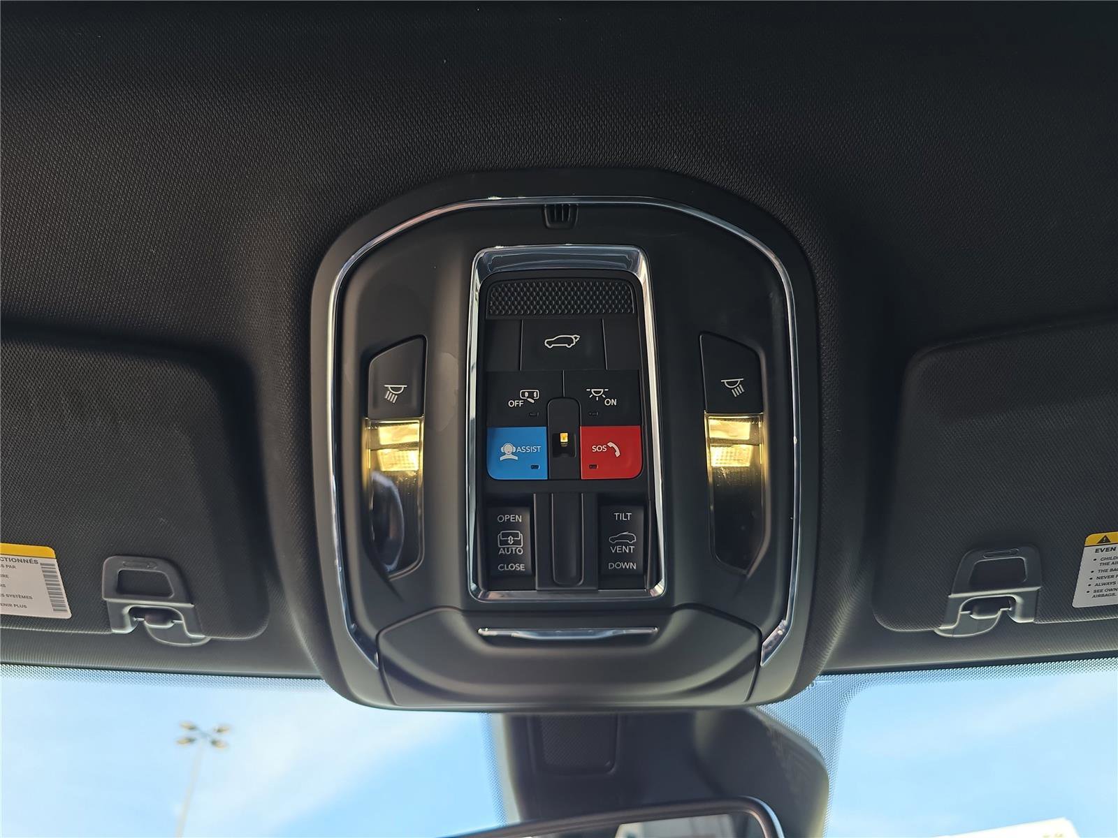 Used 2024 Jeep Grand Cherokee Altitude image 25