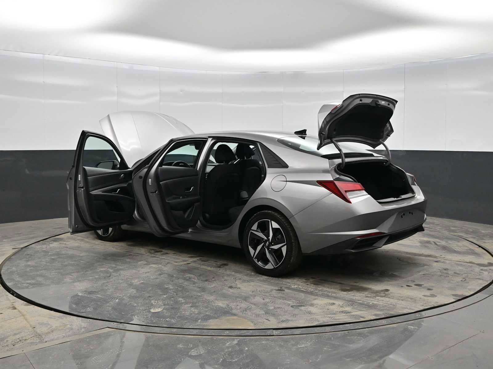 Used 2023 Hyundai Elantra SEL w/ Convenience Package image 41