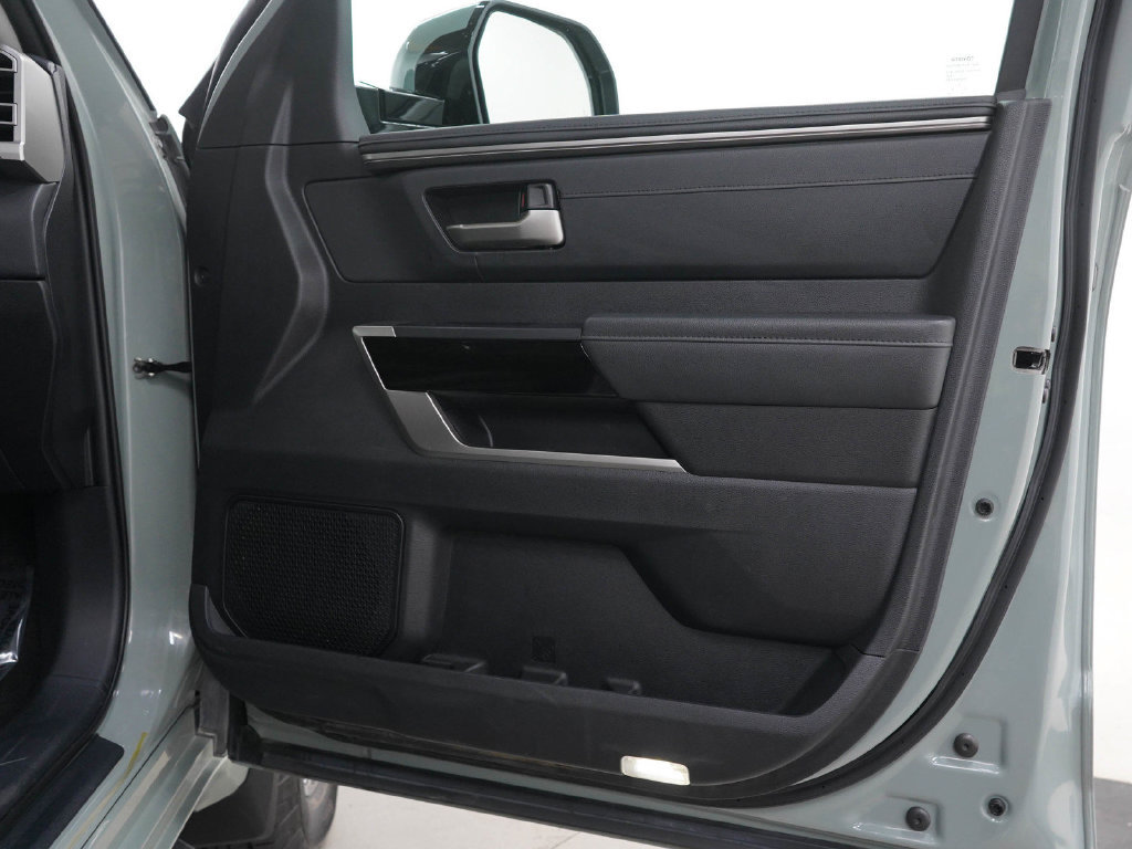Used 2022 Toyota Tundra Limited AWD/4WD image 9