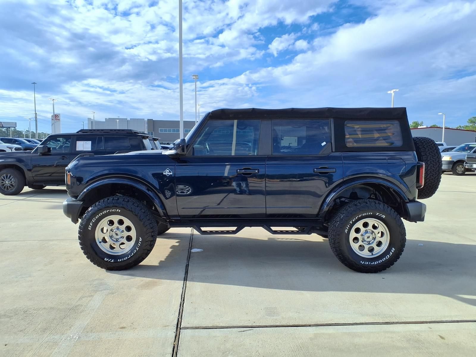 Used 2021 Ford Bronco Outer Banks AWD/4WD image 8