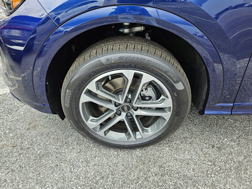 New 2025 Audi Q5 Premium image 24