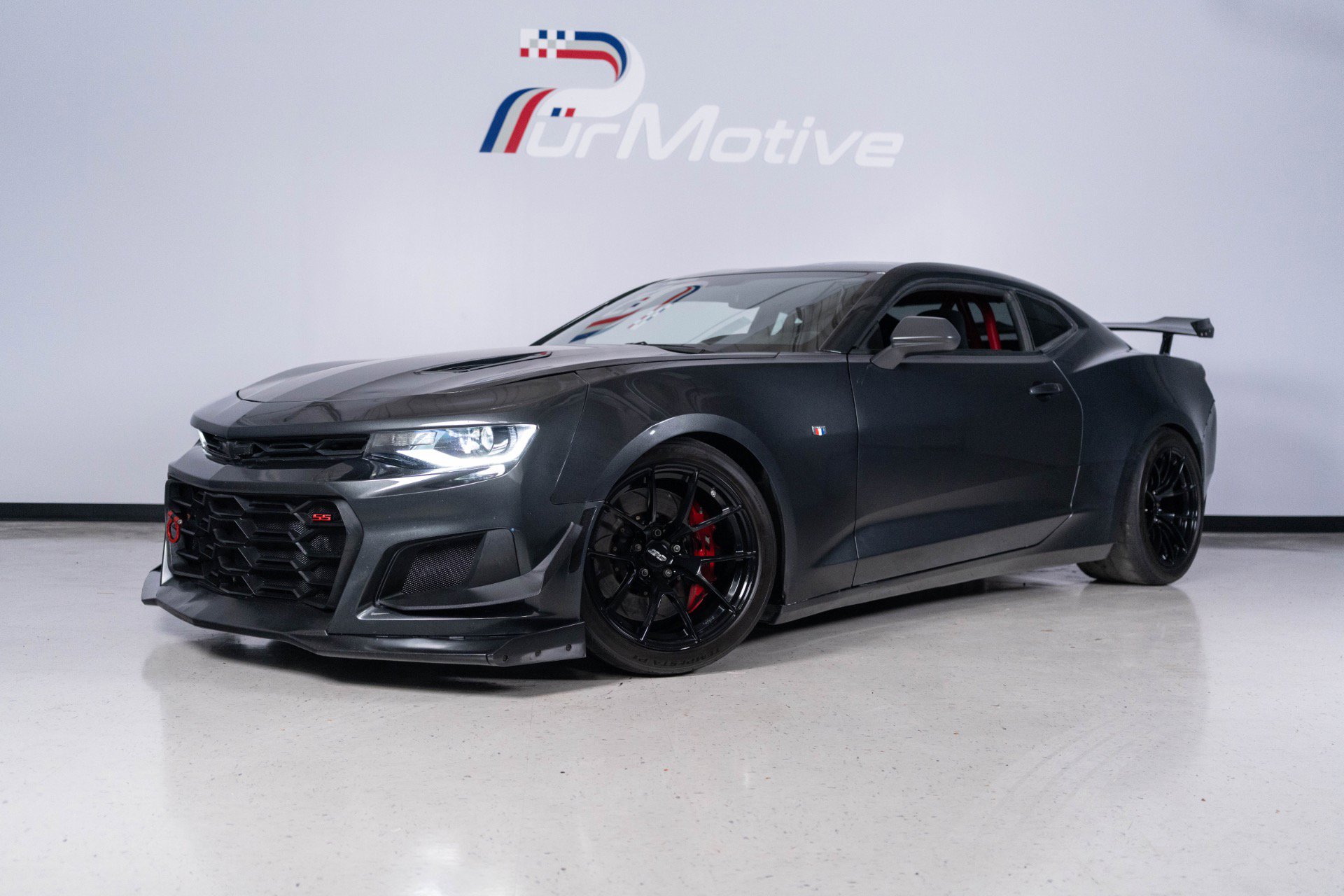 Used 2018 Chevrolet Camaro SS RWD image 1