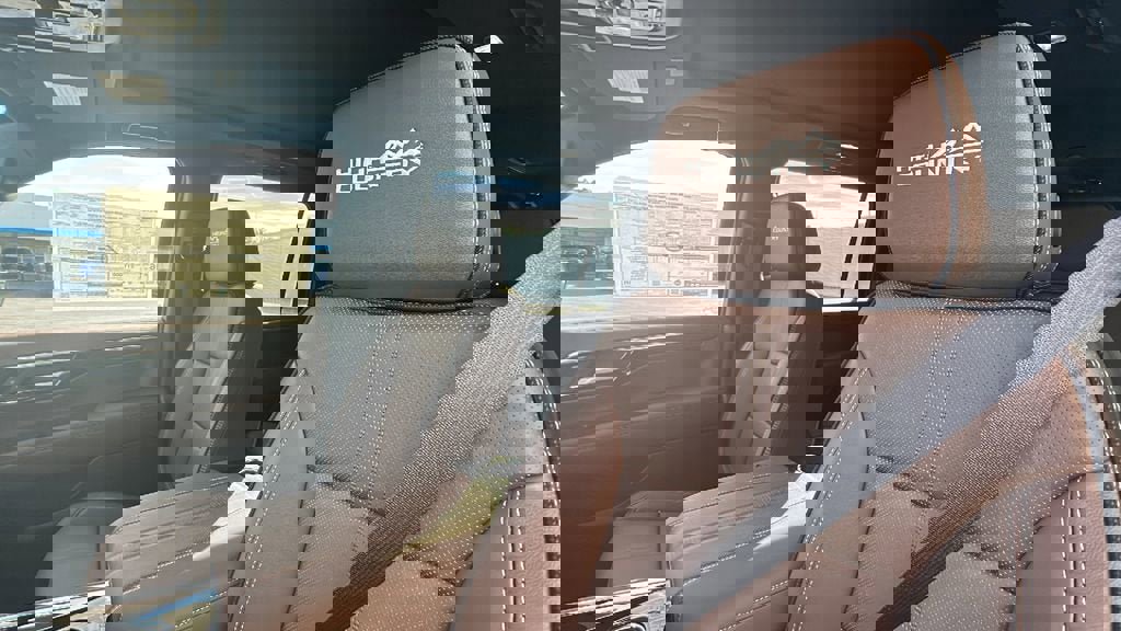 New 2026 Chevrolet Suburban High Country image 13