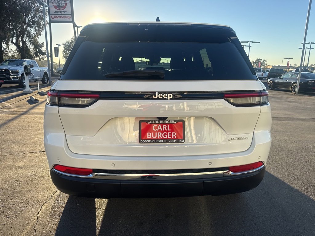 Certified 2024 Jeep Grand Cherokee Laredo w/ Luxury Tech Group I image 6