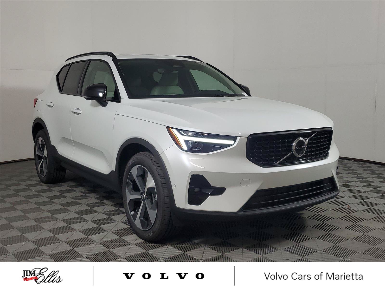 New 2026 Volvo XC40 B5 Plus w/ Protection Package Premier