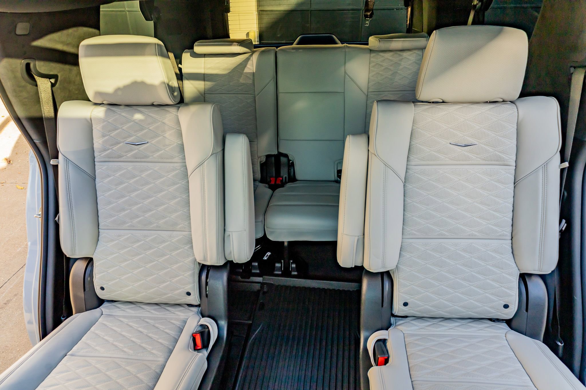 Used 2026 Cadillac Escalade Platinum Sport w/ LPO, ONYX Package image 34