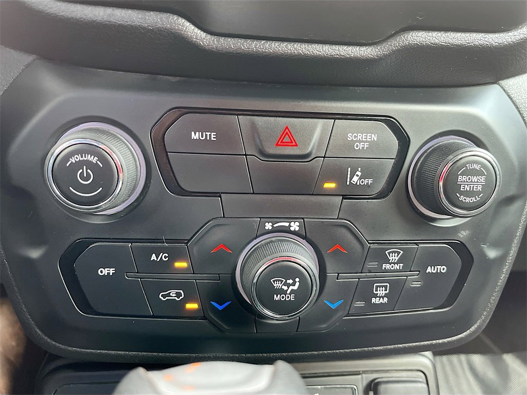 Used 2021 Jeep Renegade Latitude image 21