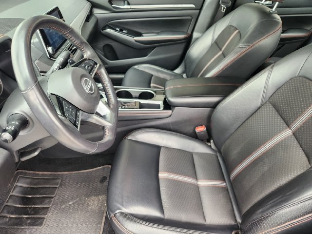 Used 2025 Nissan Altima 2.5 SR FWD image 12