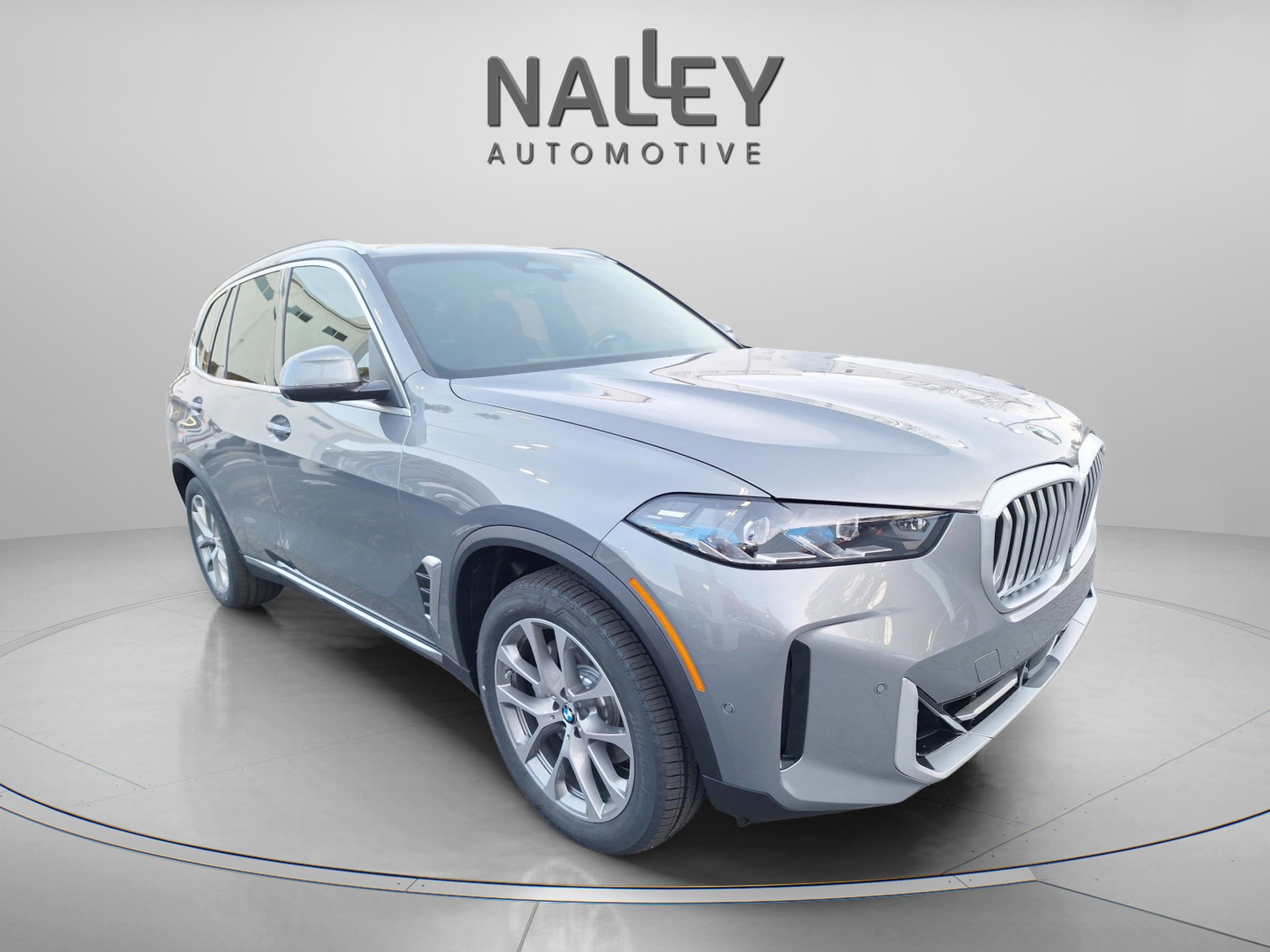 Used 2026 BMW X5 xDrive40i w/ Premium Package AWD/4WD image 3