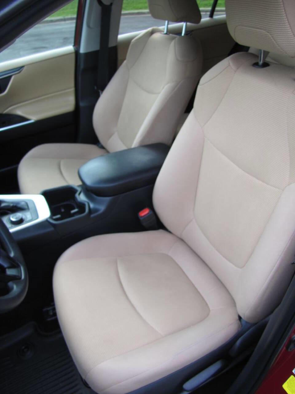 Used 2024 Toyota RAV4 LE image 24